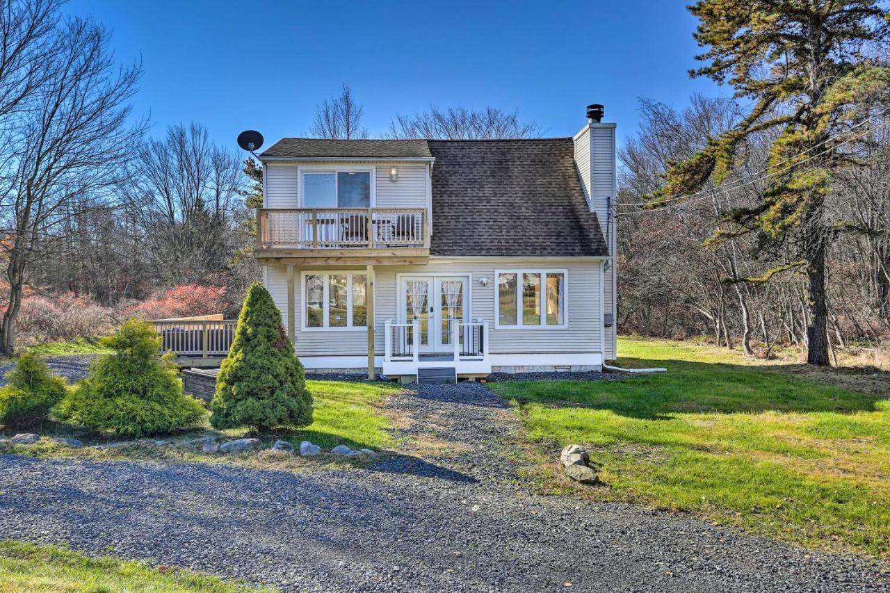 Peaceful Poconos Home With Lake And Pool Access! Long Pond Exterior photo