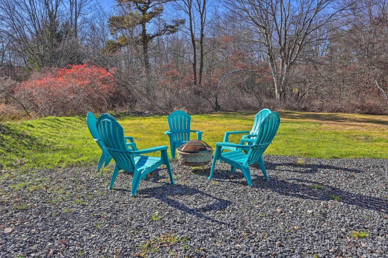 Peaceful Poconos Home With Lake And Pool Access! Long Pond Exterior photo