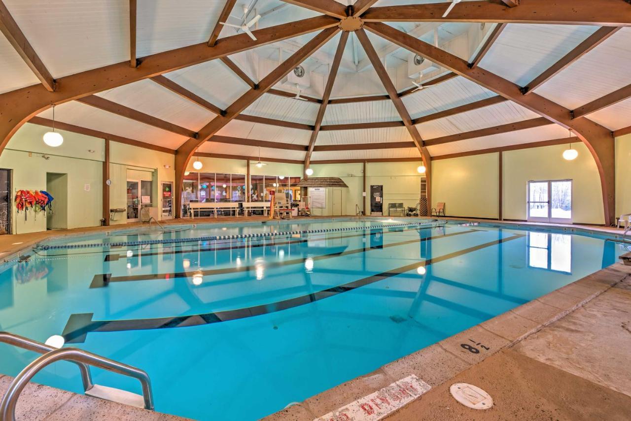Peaceful Poconos Home With Lake And Pool Access! Long Pond Exterior photo